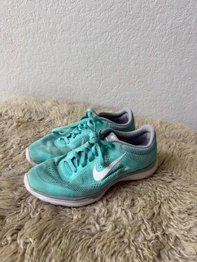 Nike Women's Tiffany Blue Running Shoes
